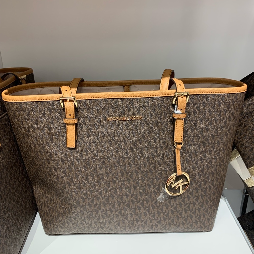 Michael Kors Jet Set Travel Medium Carryall Tote